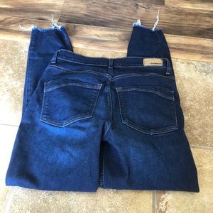 Express Supersoft cropped skinny jeans size 6 like new!